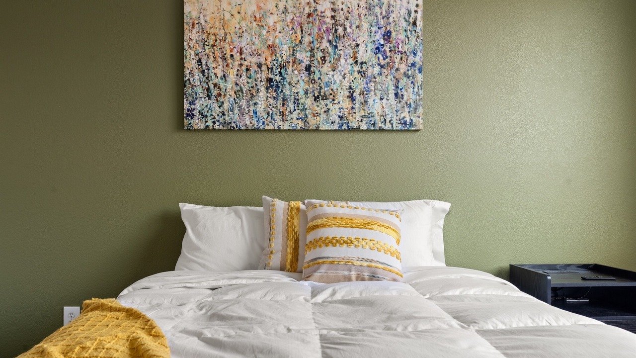Photo of Bedroom in Paradise Valley Village