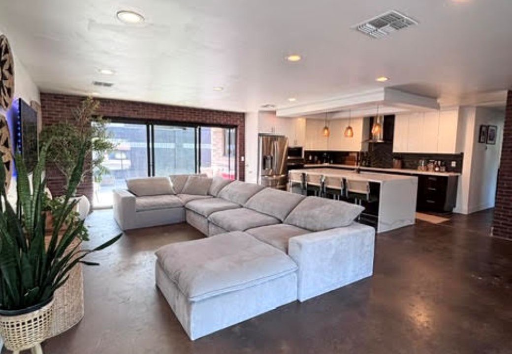 Photo of Livingroom in Encanto