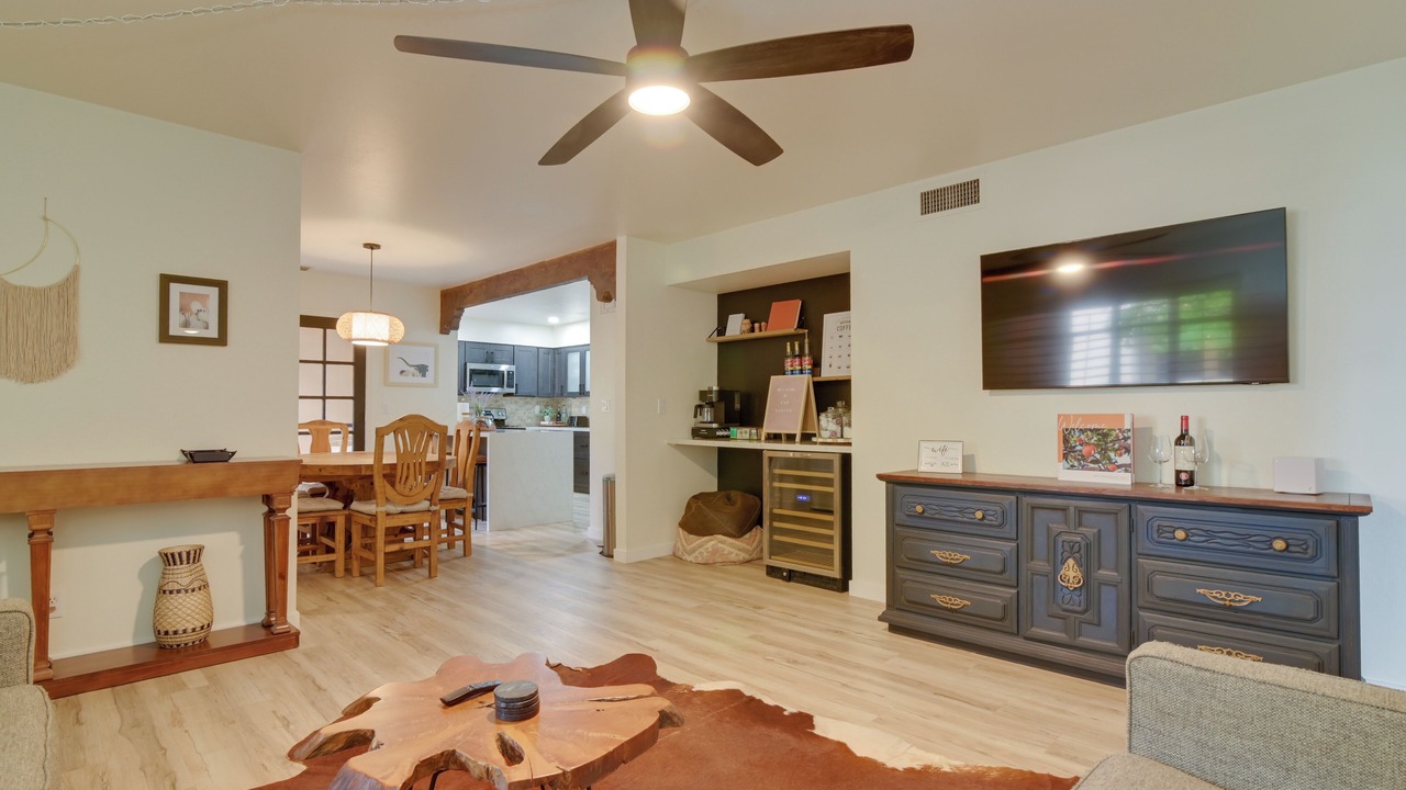 Photo of Livingroom in Camelback East