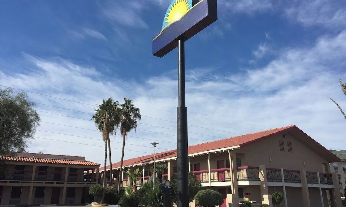 Photo of Outdoor in Barrio Hollywood