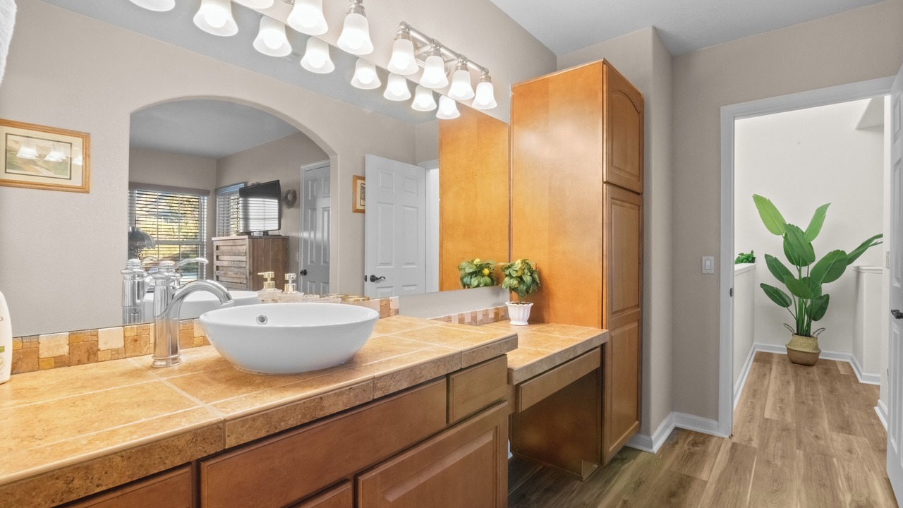 Photo of Bathroom in The Foothills Townhomes