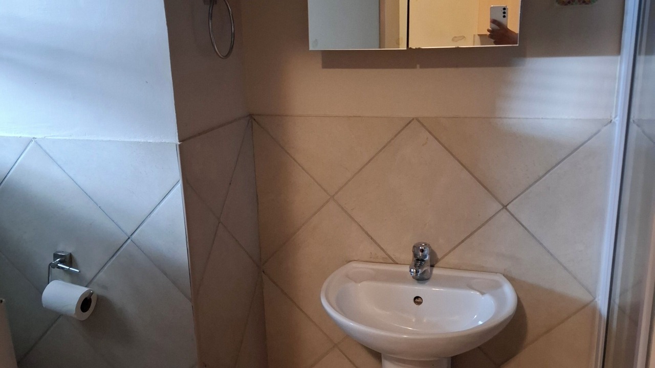 Photo of Bathroom in Langenhoven Park