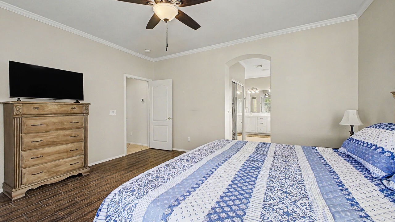Photo of Bedroom in Foothills Club West