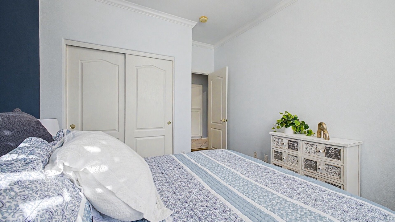 Photo of Bedroom in Foothills Club West