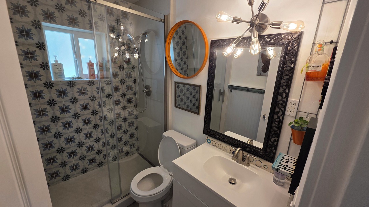 Photo of Bathroom in Oak Knoll Village