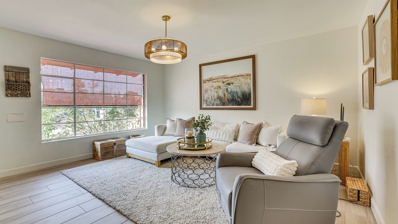 Photo of Livingroom in Scottsdale Estates Six