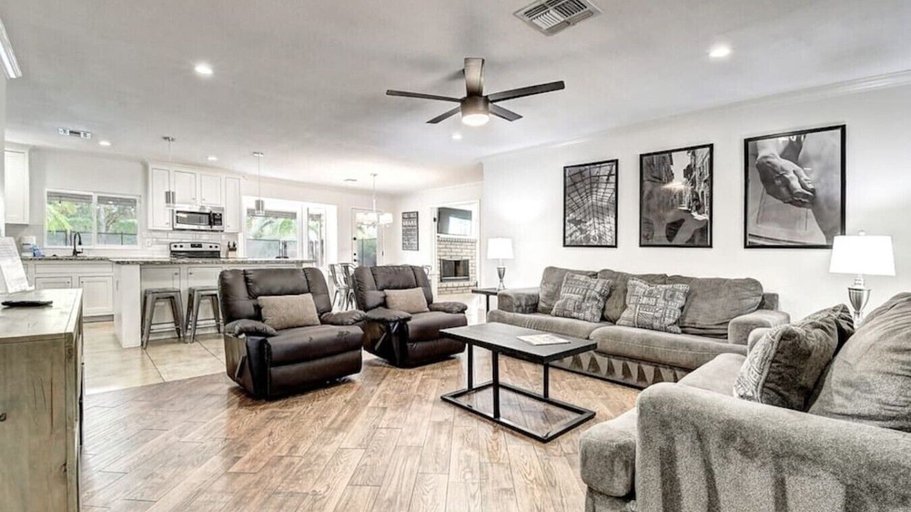 Photo of Livingroom in Paradise Valley Village