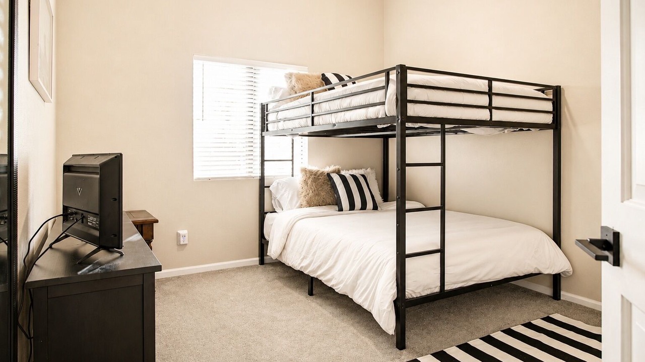 Photo of Bedroom in Val Vista Lakes