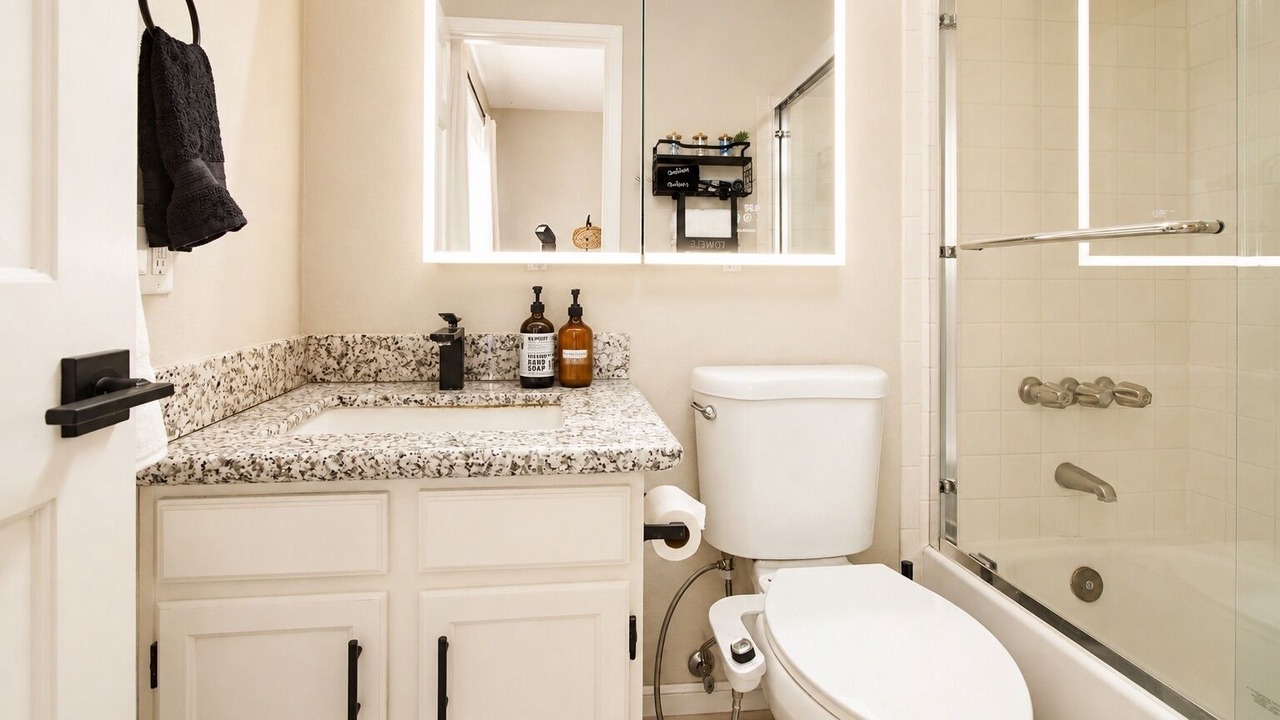 Photo of Bathroom in Val Vista Lakes