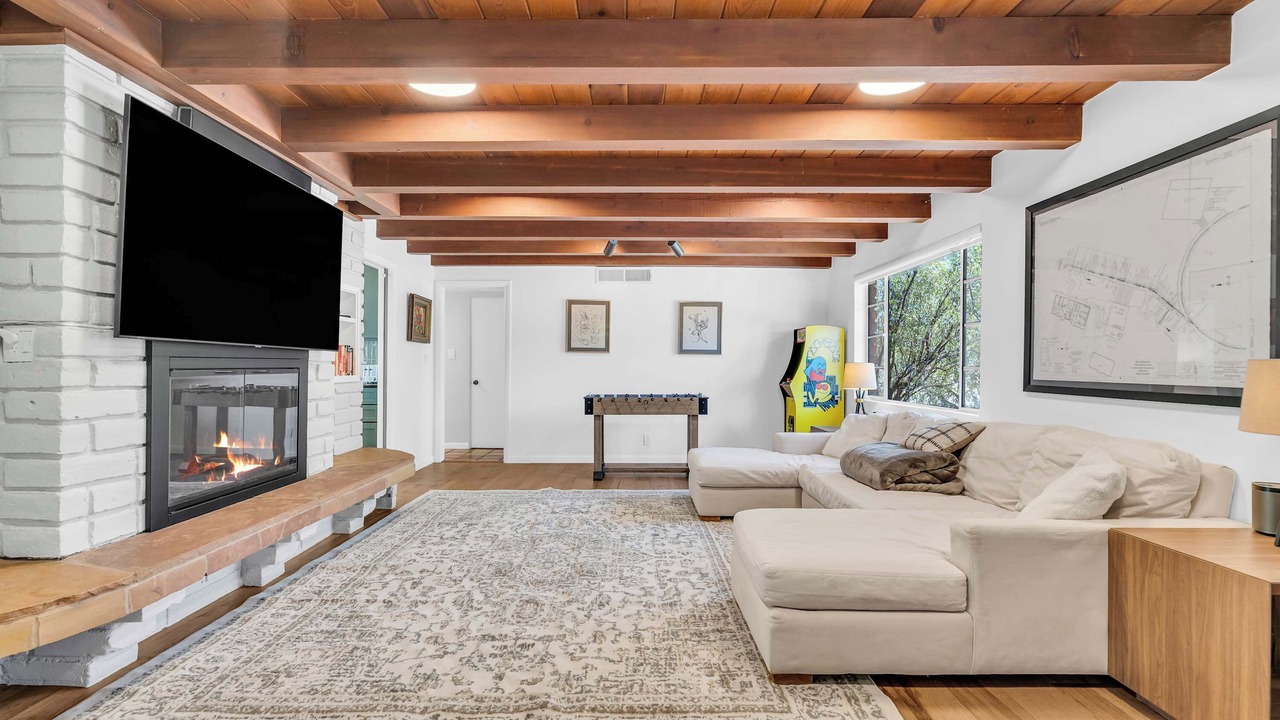 Photo of Livingroom in Harold Bell Wright Estates