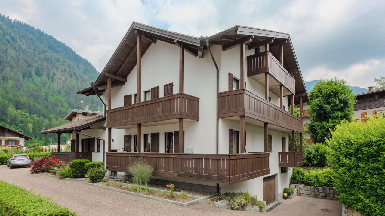 Photo of Patio Balcony in Pinzolo