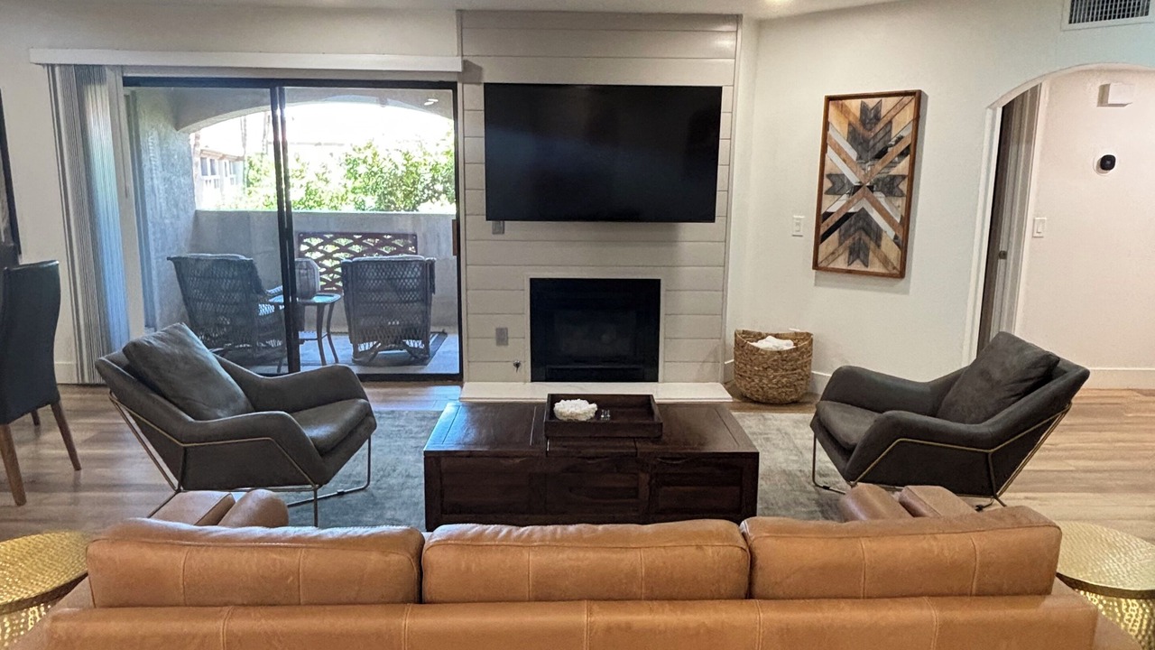 Photo of Livingroom in Camelback East