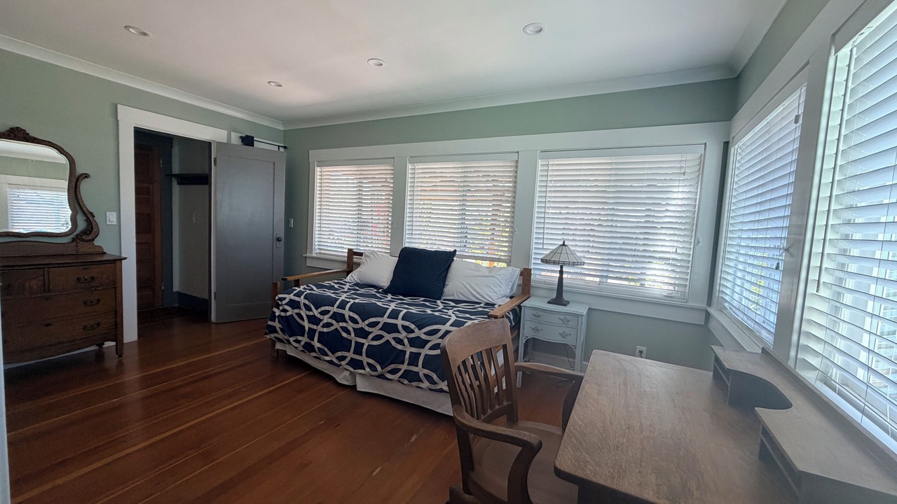Photo of Bedroom in Menlo Park
