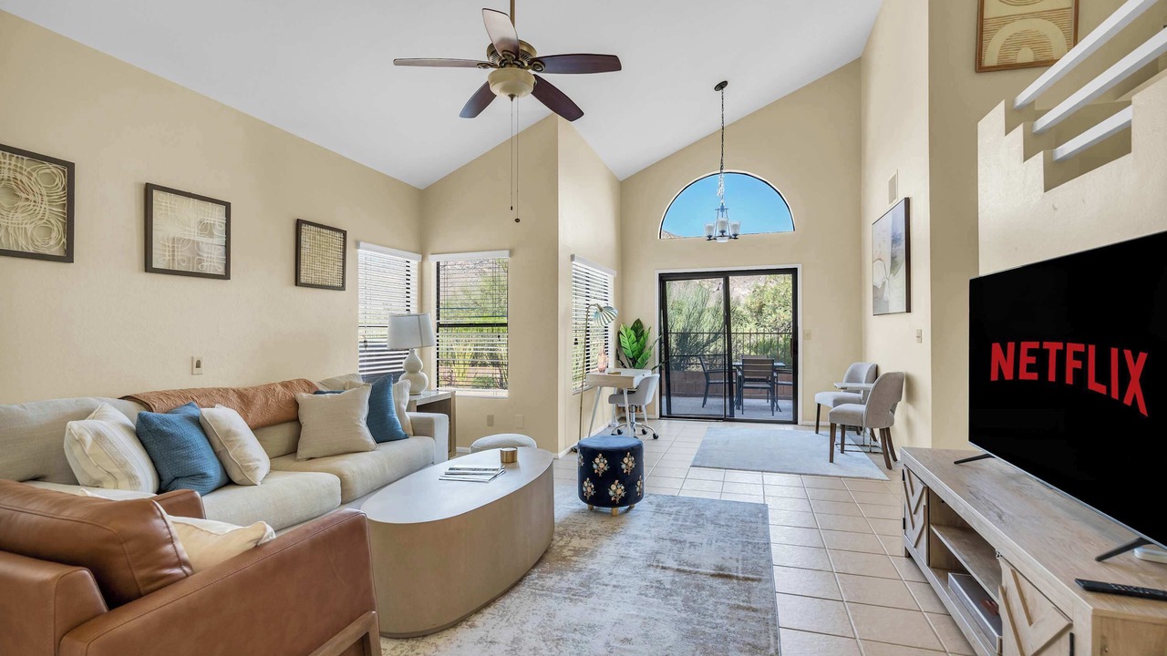 Photo of Livingroom in Oro Valley