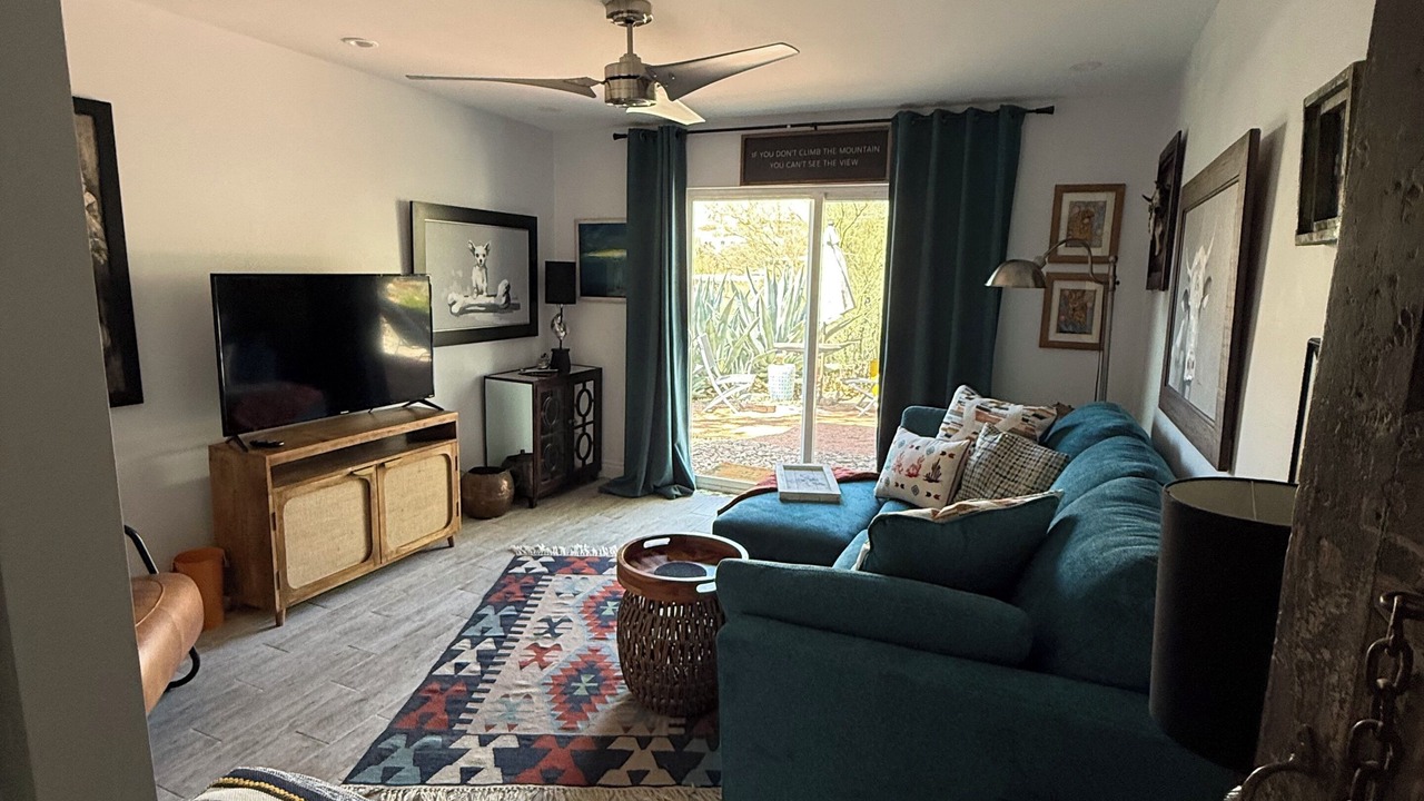 Photo of Livingroom in Skyline Bel Air Estates