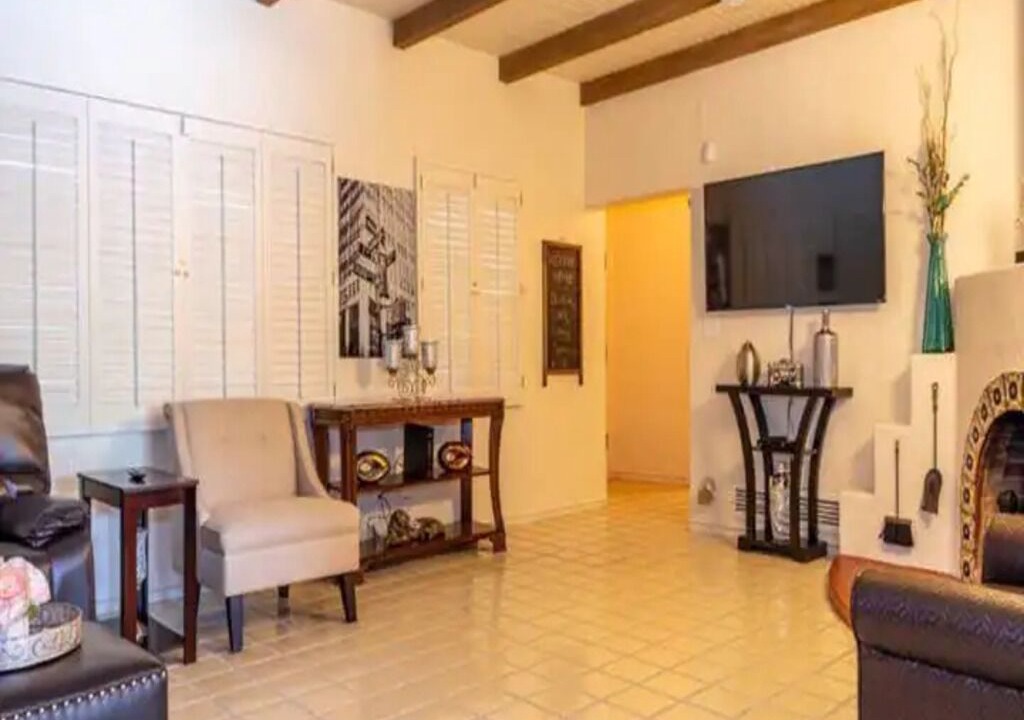 Photo of Livingroom in Sam Hughes