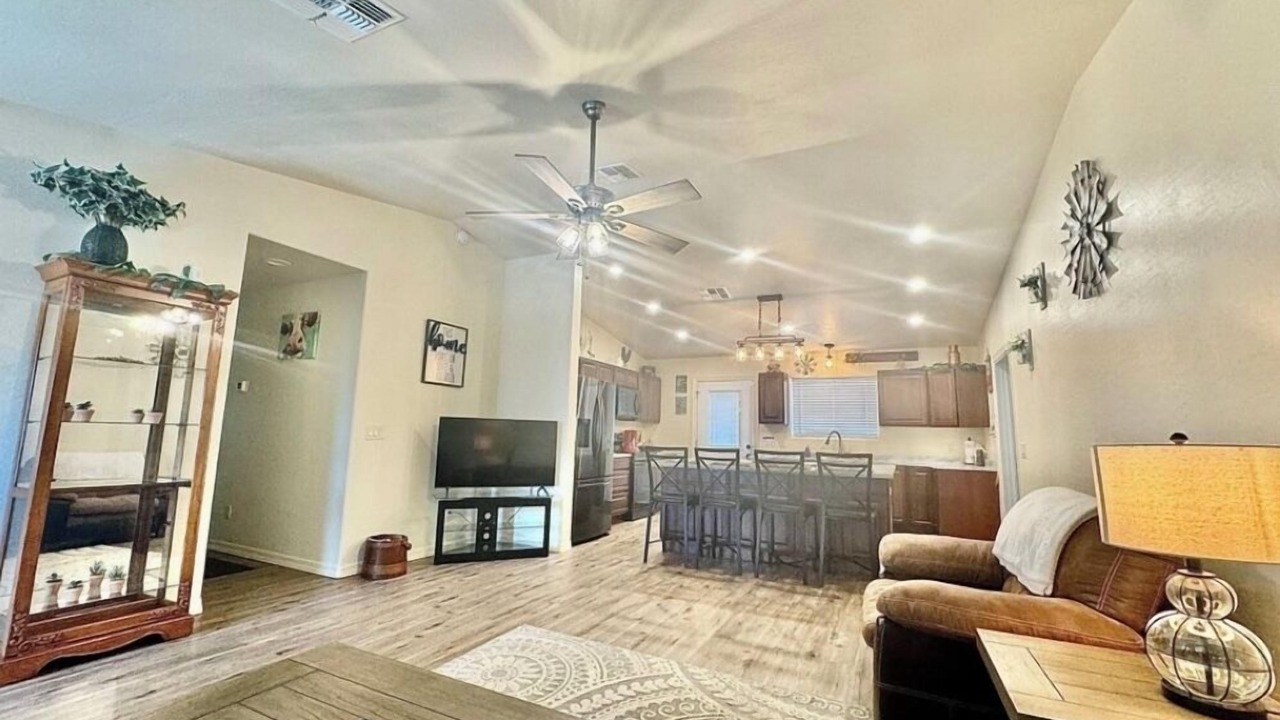 Photo of Livingroom in Tonto Basin