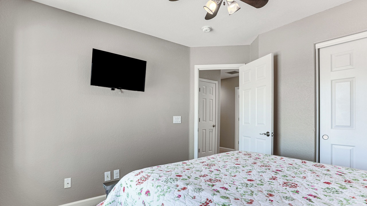 Photo of Bedroom in South Mountain