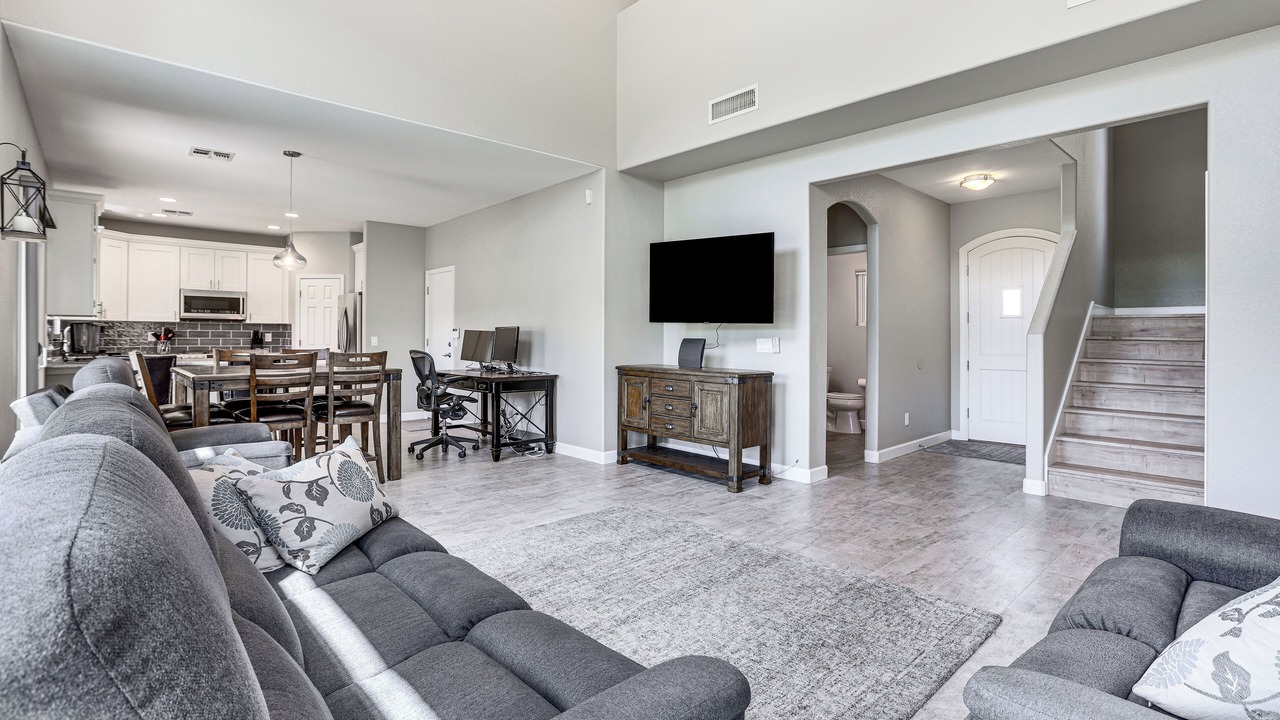 Photo of Livingroom in South Mountain
