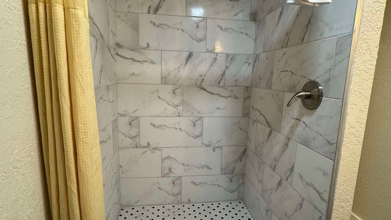 Photo of Bathroom in Globe