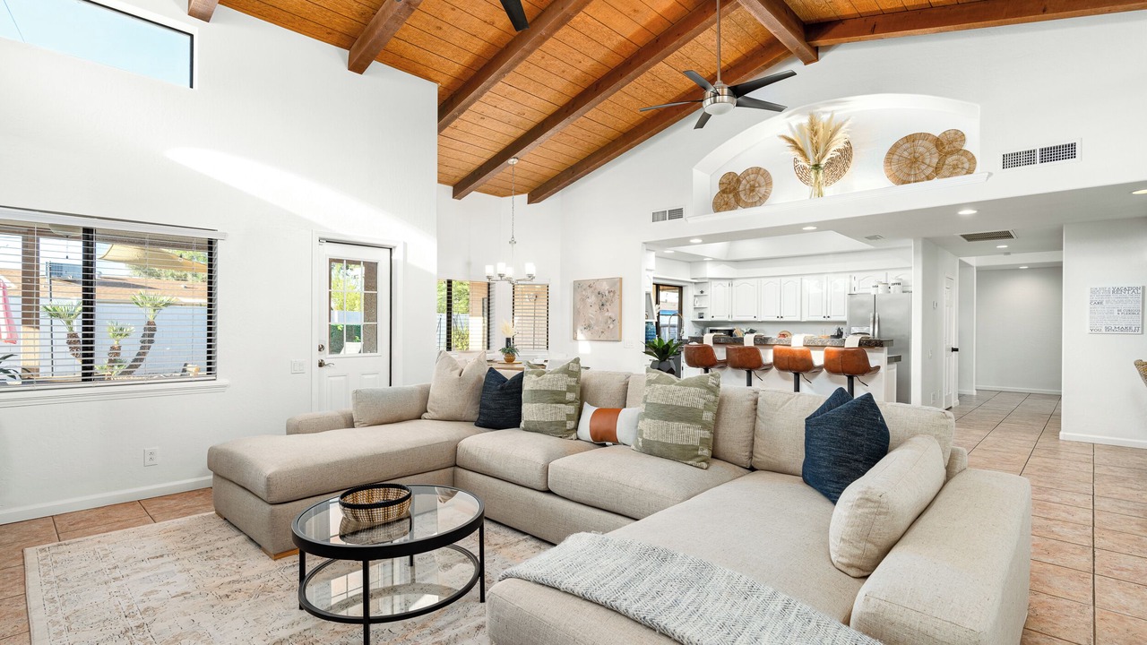 Photo of Livingroom in La Paz At Desert Springs