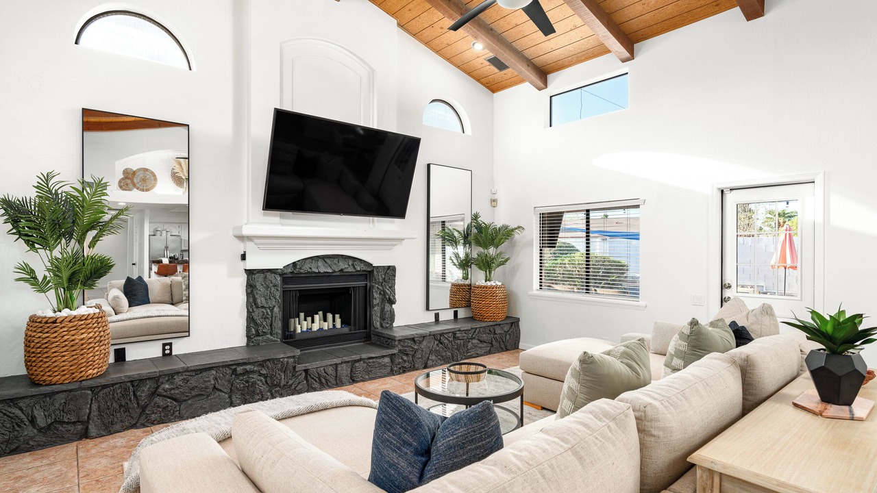 Photo of Livingroom in La Paz At Desert Springs