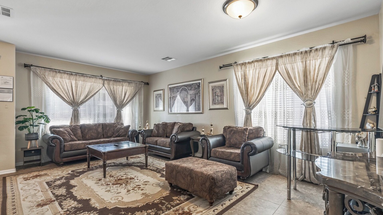Photo of Livingroom in Royal Ranch