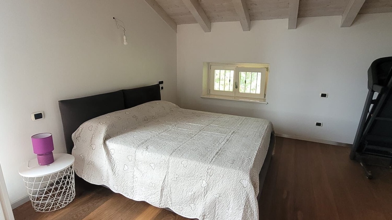 Photo of Bedroom in Cavedine