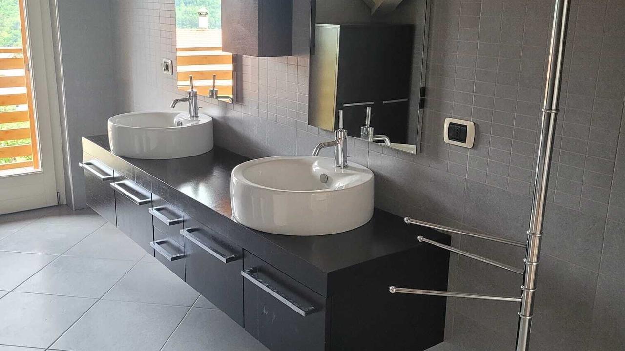 Photo of Bathroom in Cavedine