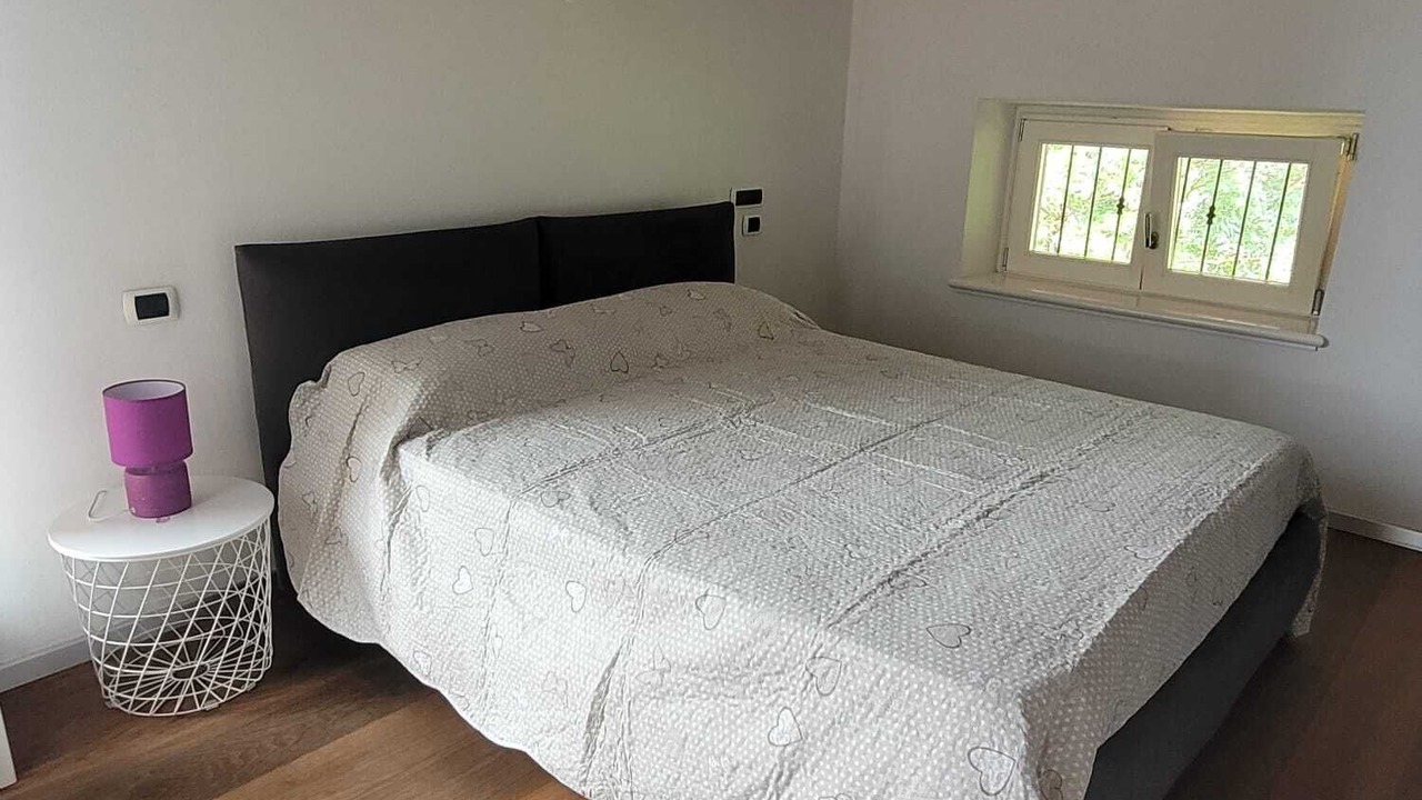 Photo of Bedroom in Cavedine