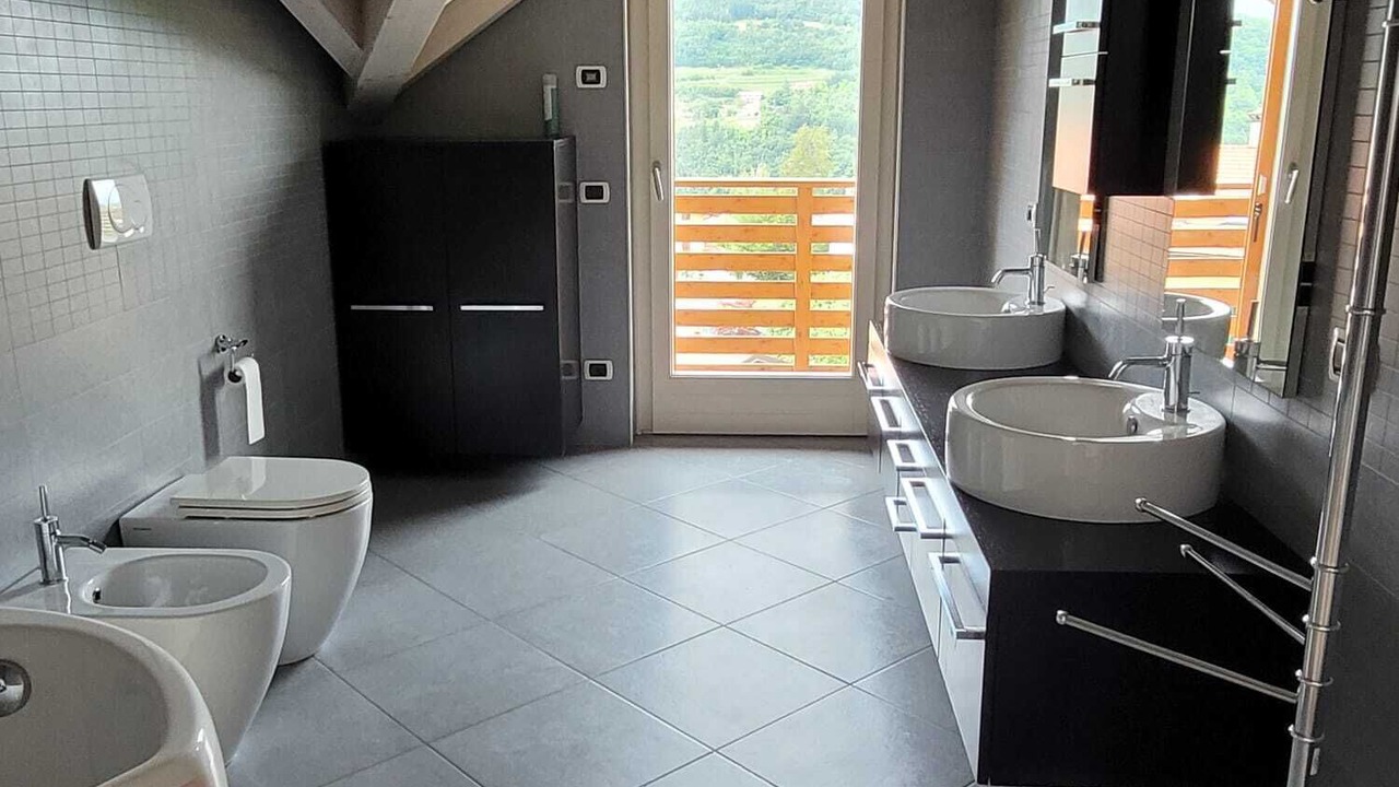 Photo of Bathroom in Cavedine