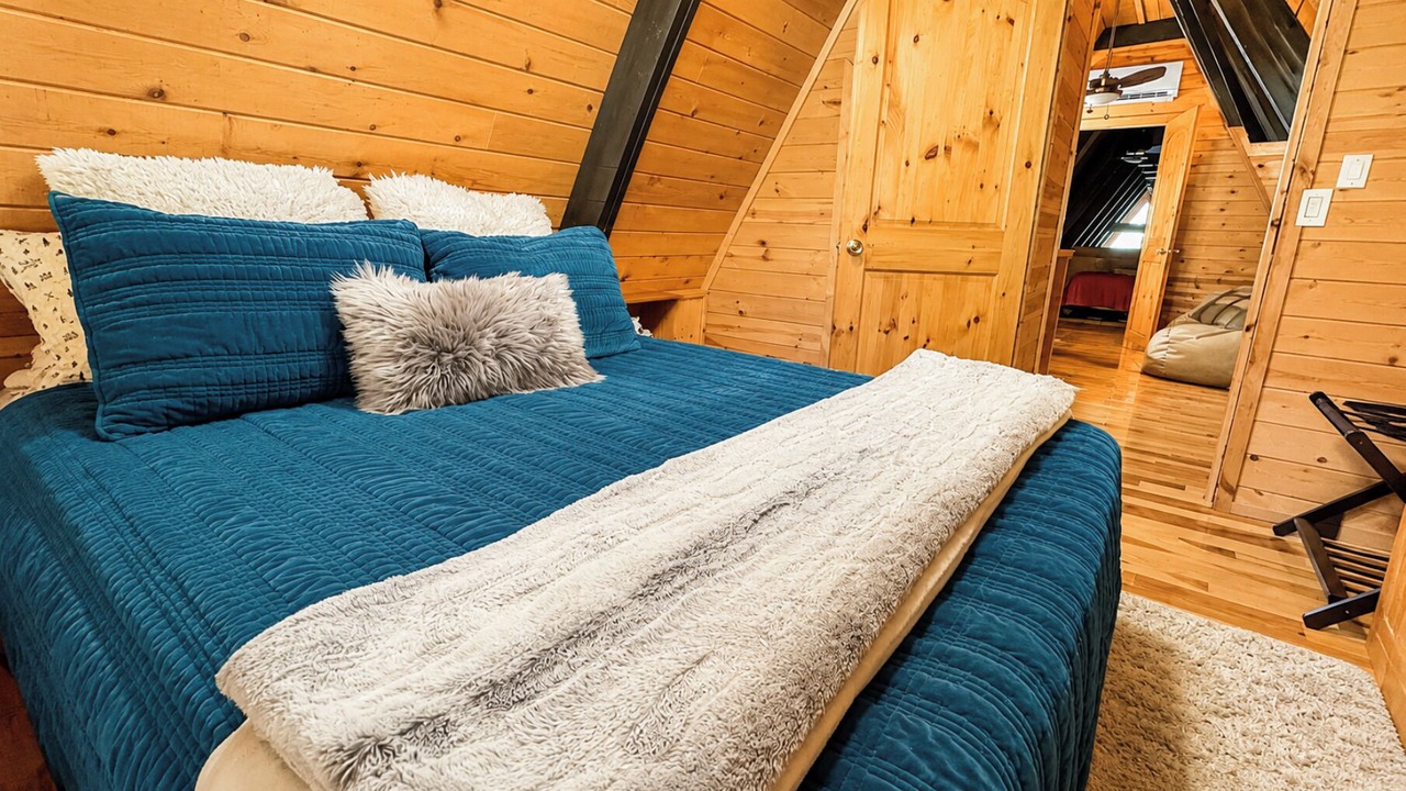 Photo of Bedroom in Whispering Pines