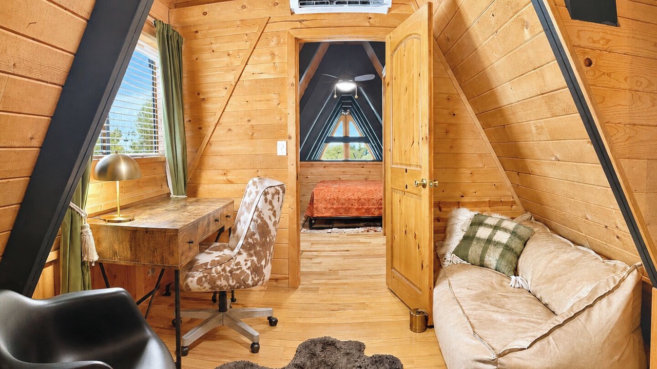 Photo of Bedroom in Whispering Pines