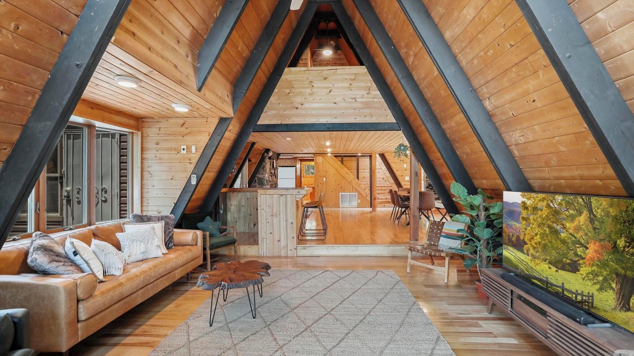 Photo of Bedroom in Whispering Pines