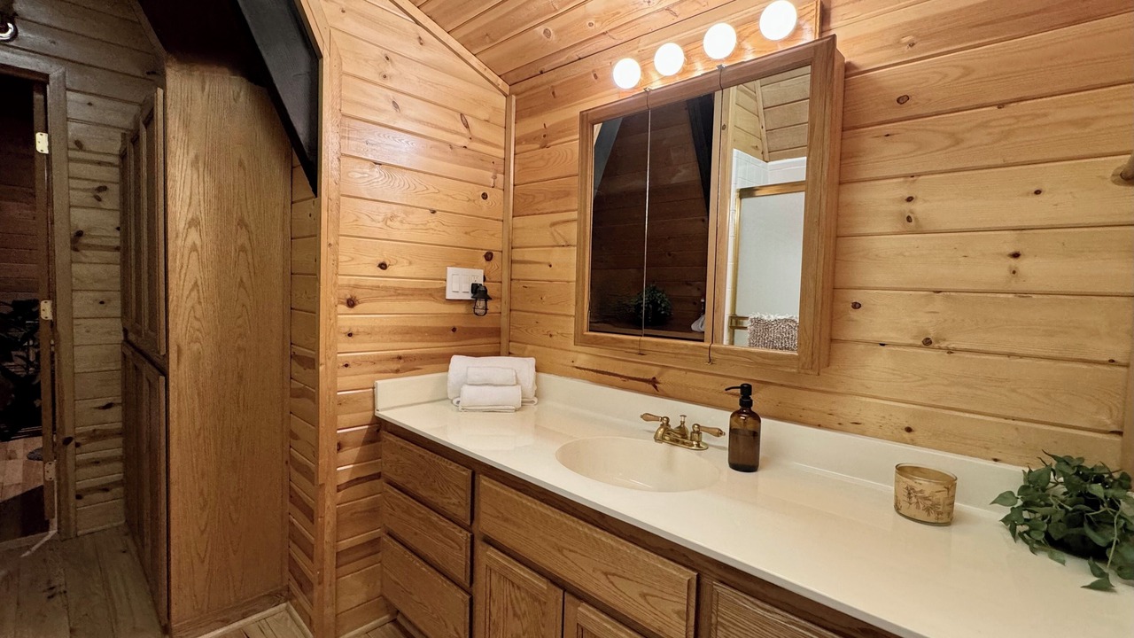 Photo of Bathroom in Whispering Pines