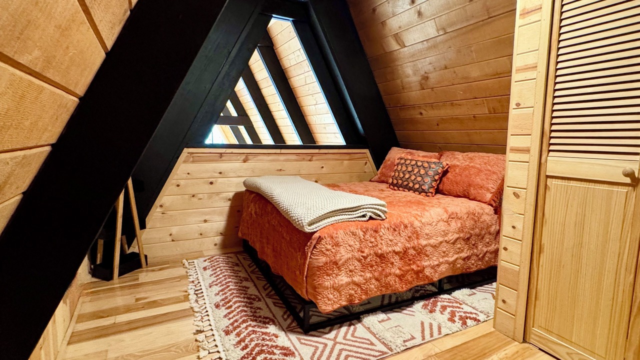 Photo of Bedroom in Whispering Pines