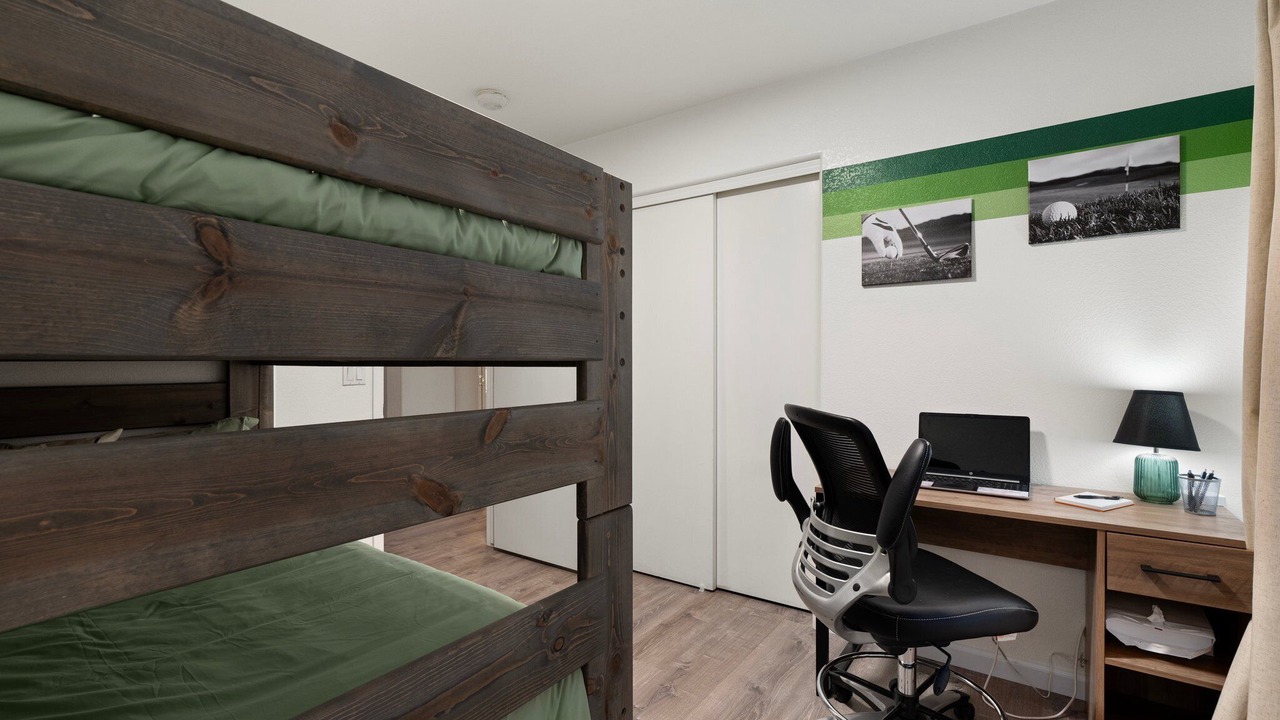 Photo of Bedroom in Greenfield Lakes
