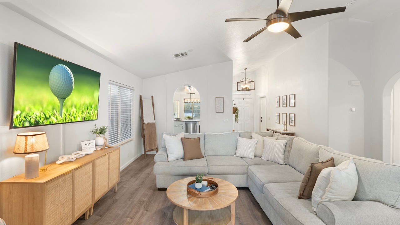 Photo of Livingroom in Greenfield Lakes