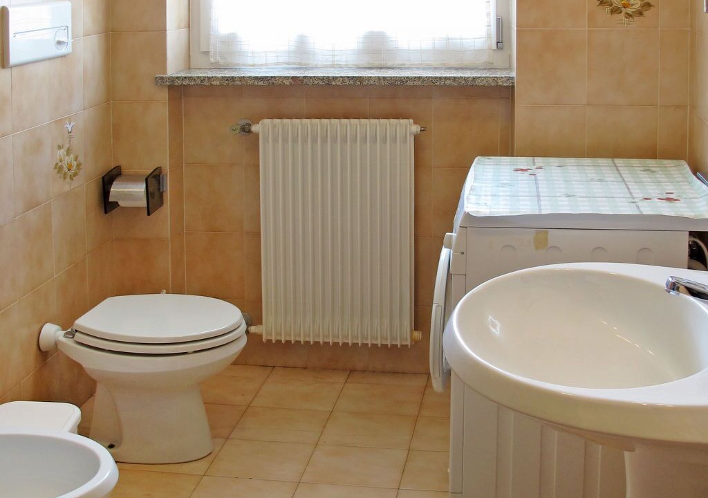 Photo of Bathroom in Calceranica al Lago