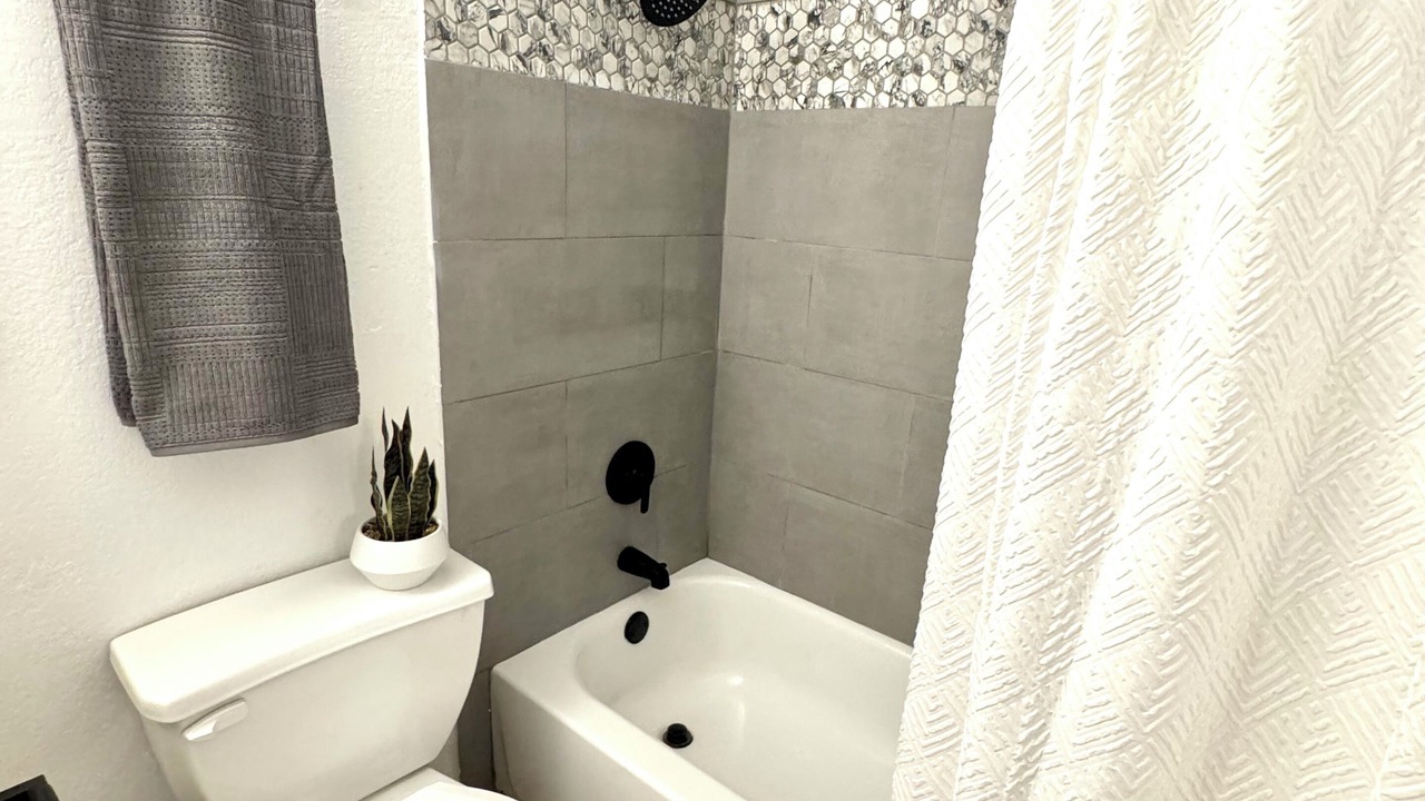 Photo of Bathroom in Vista Del Valle