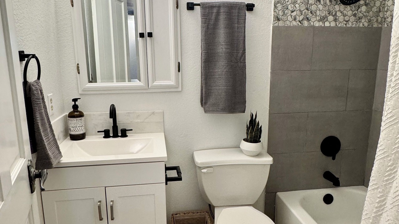Photo of Bathroom in Vista Del Valle