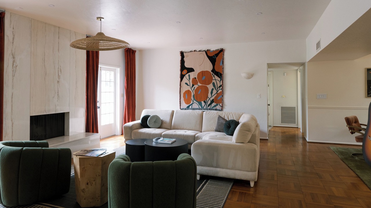 Photo of Livingroom in Blenman-Elm