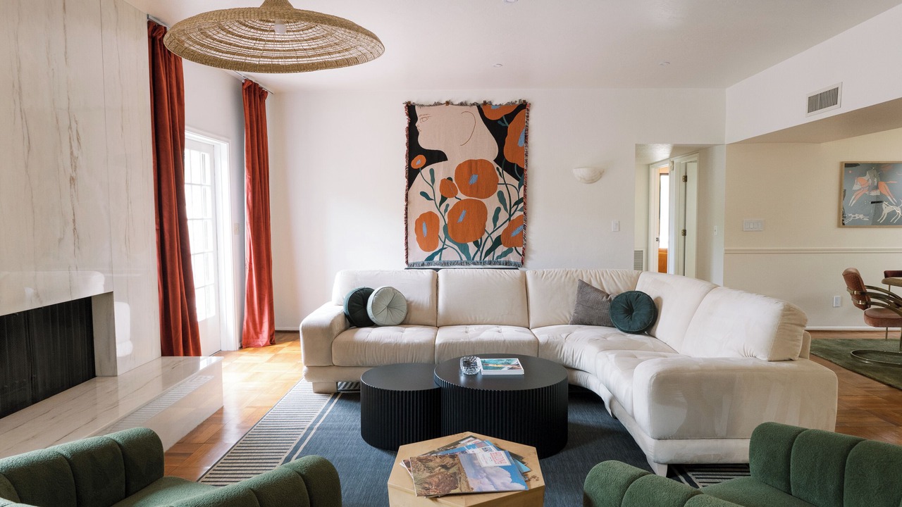 Photo of Livingroom in Blenman-Elm