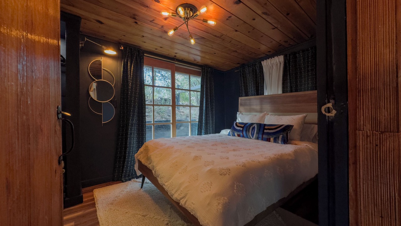 Photo of Bedroom in Mountain Club