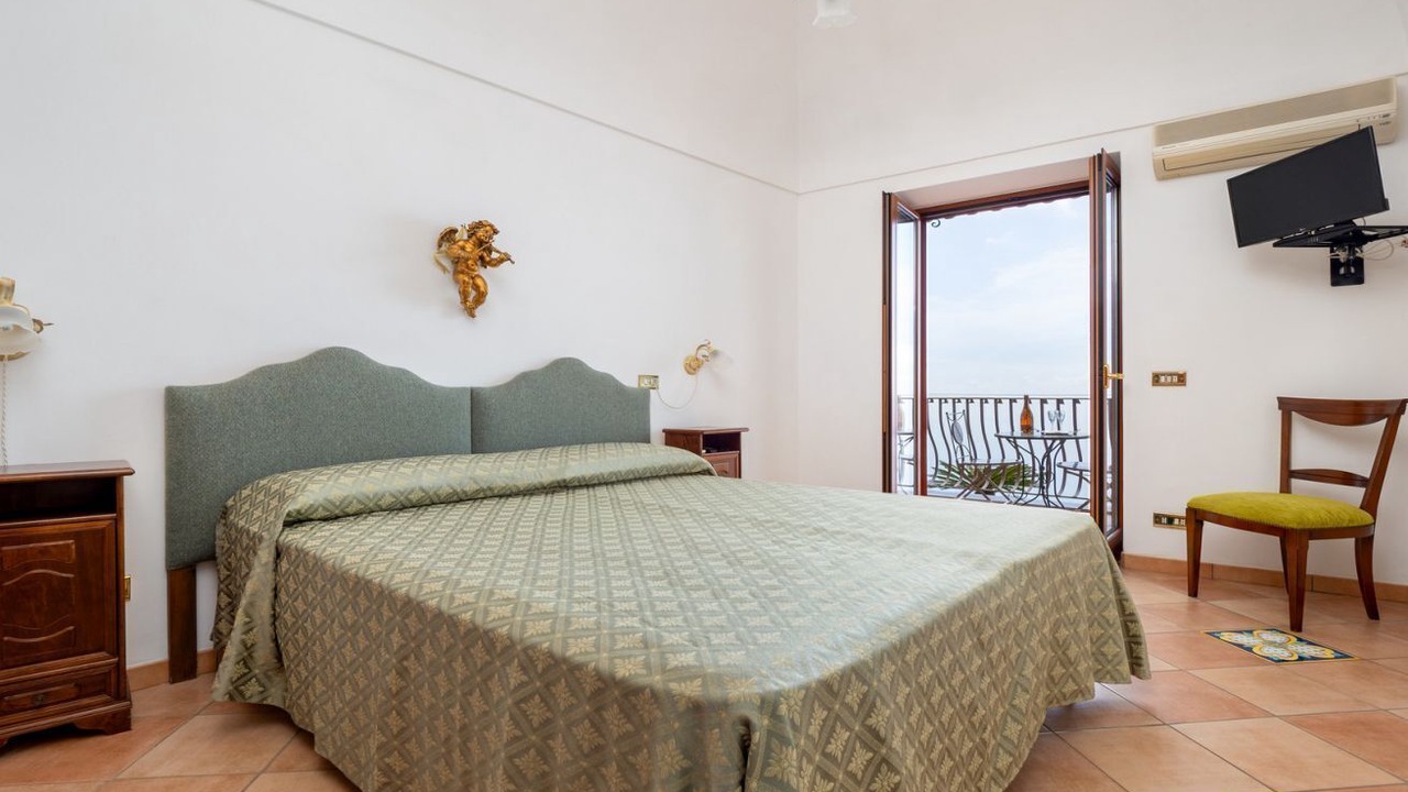 Photo of Bedroom in Path of the Gods