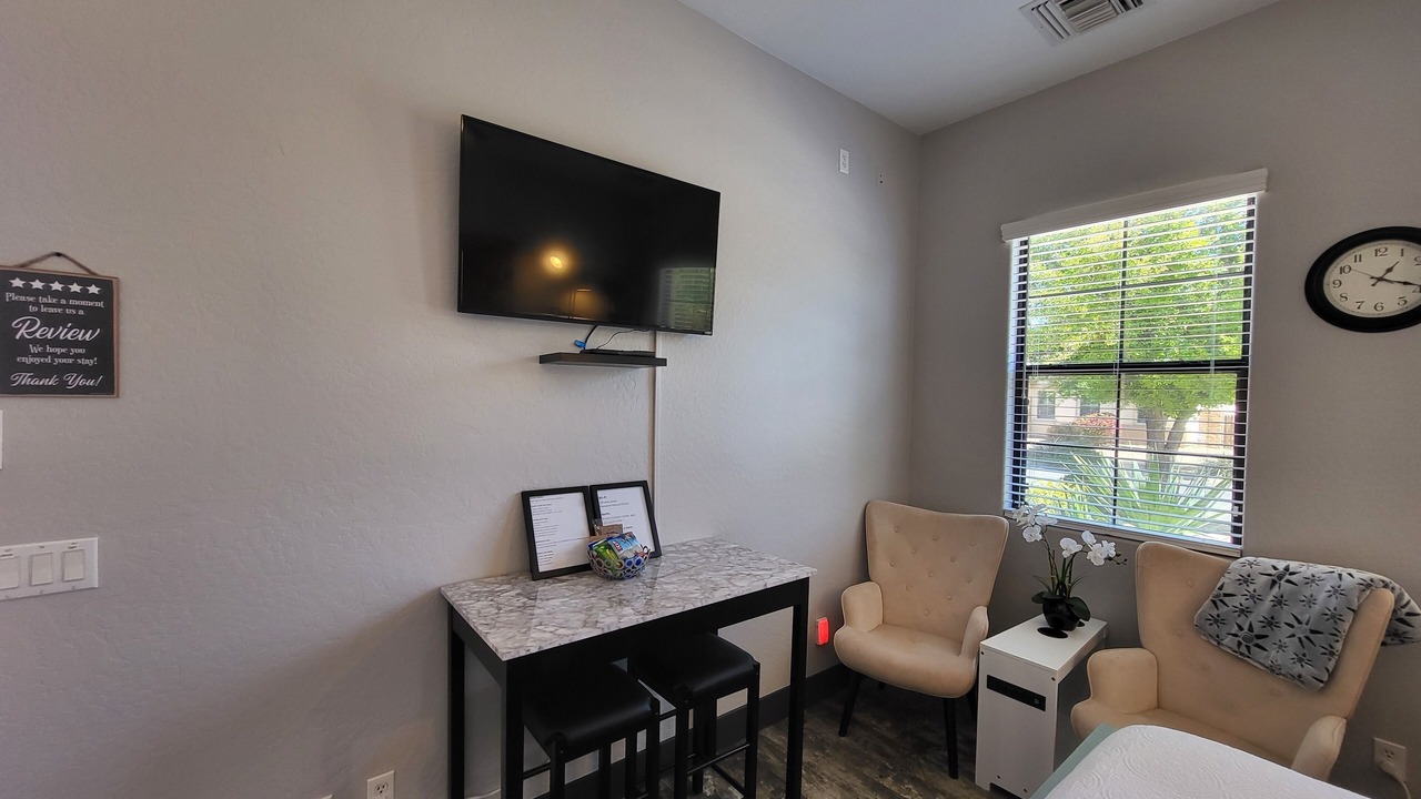 Photo of Bedroom in Palm Valley