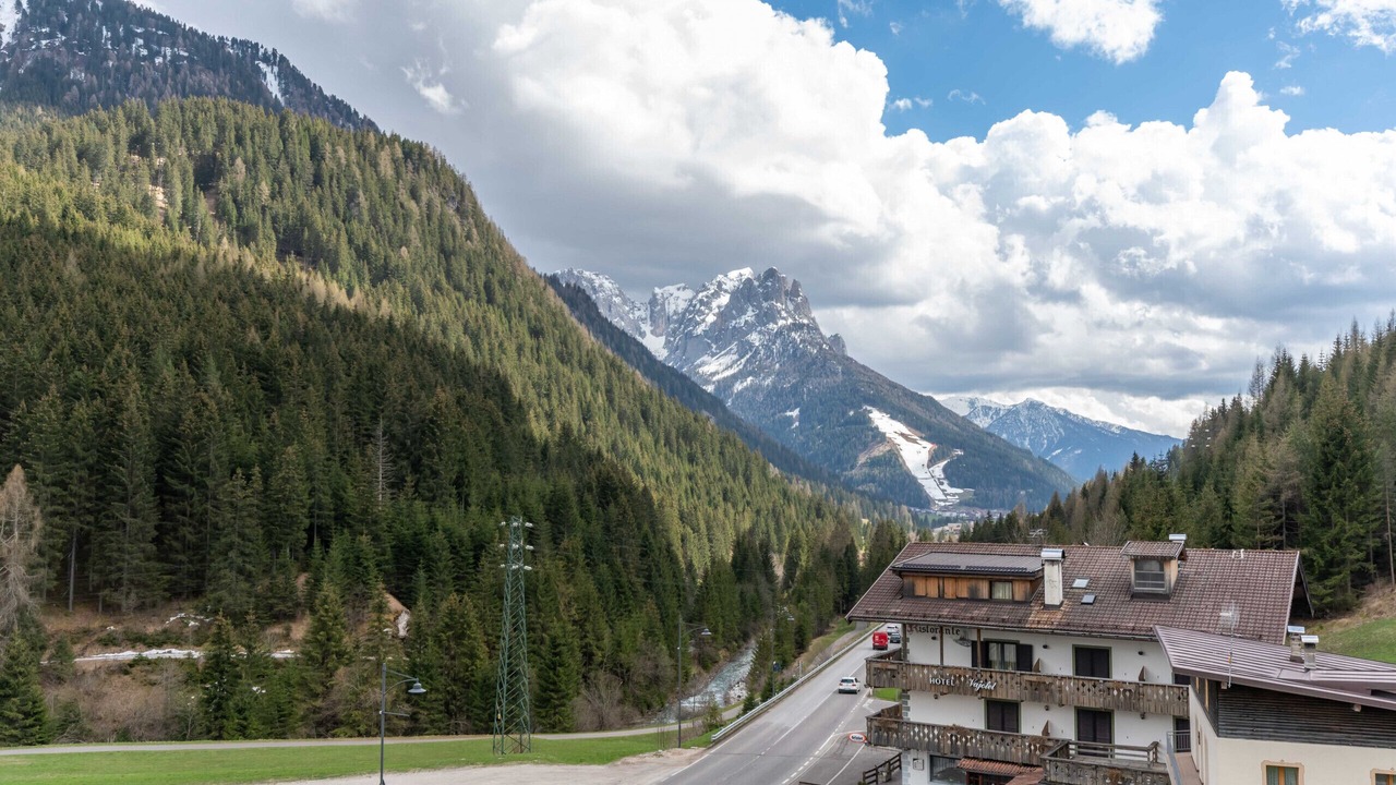 Photo of Outdoor in Mazzin