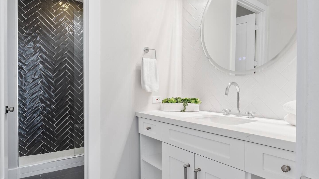 Photo of Bathroom in Arcadia Manors