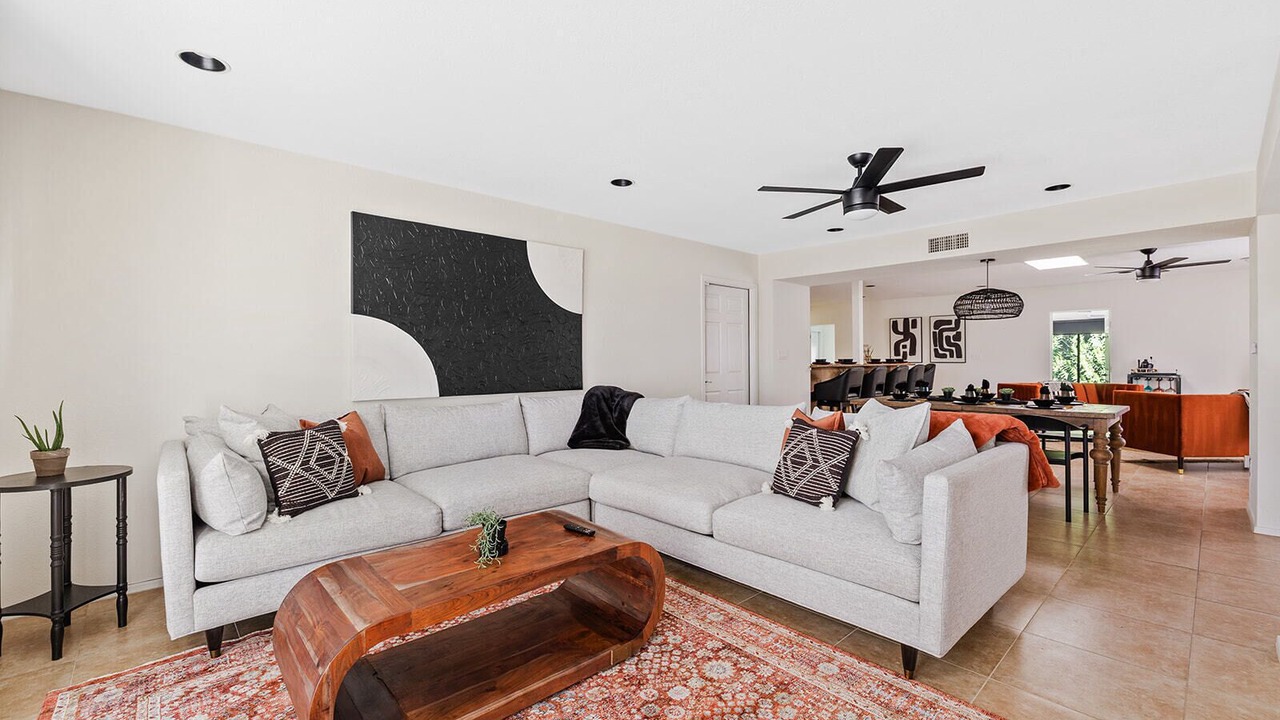 Photo of Livingroom in Raskin Estates