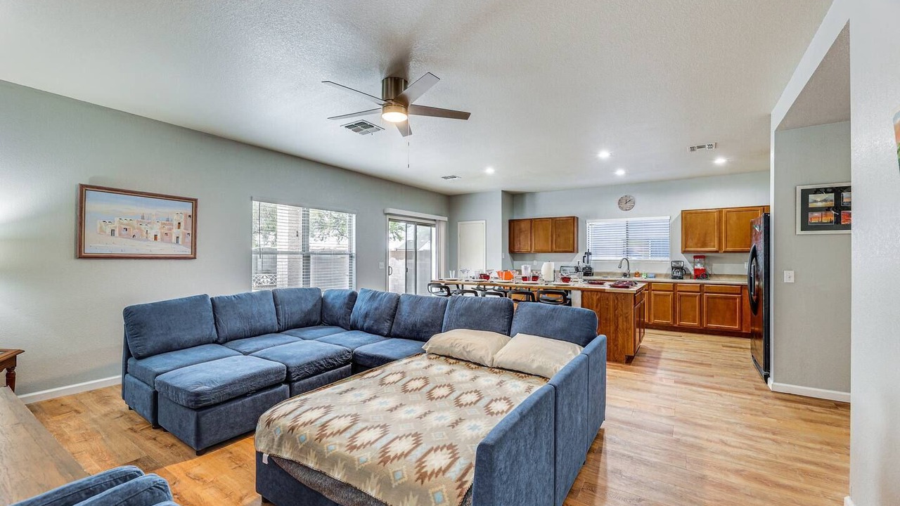 Photo of Livingroom in East Mesa